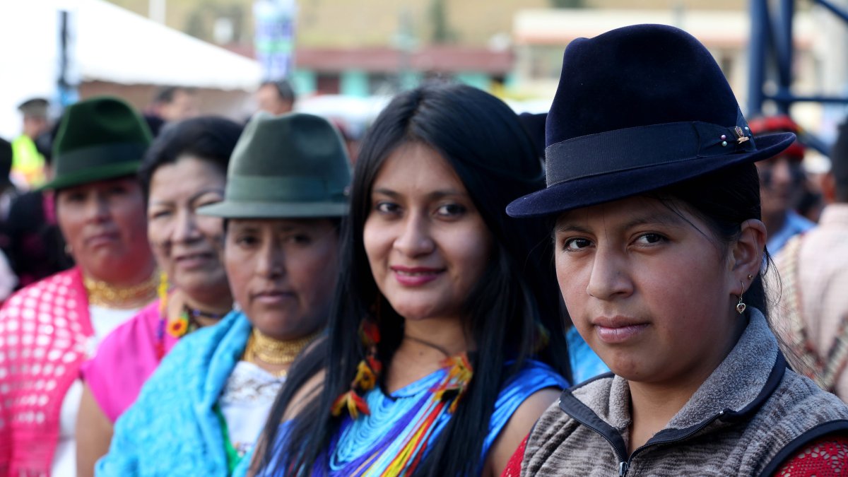 Pueblos. La población indígena ha crecido, mientras que los afroecuatorianos y blanco son menos.