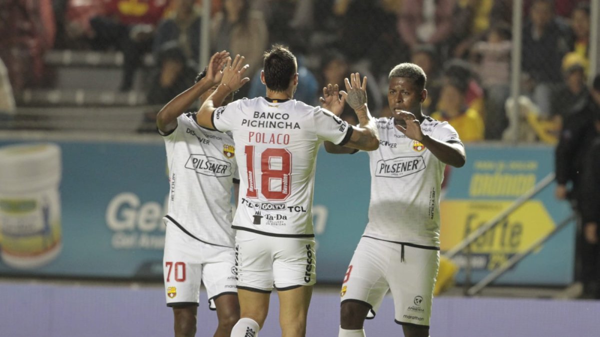 Barcelona gana el primer tiempo del encuentro