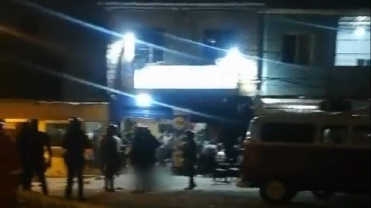 Otras dos personas que se hallaban en el festejo también resultaron heridas.