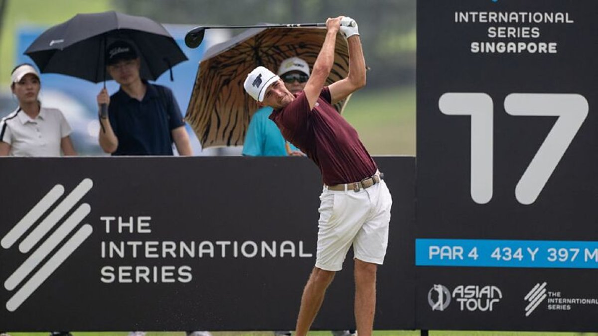 David Puig juega un golpe en la tercera ronda del International Series.