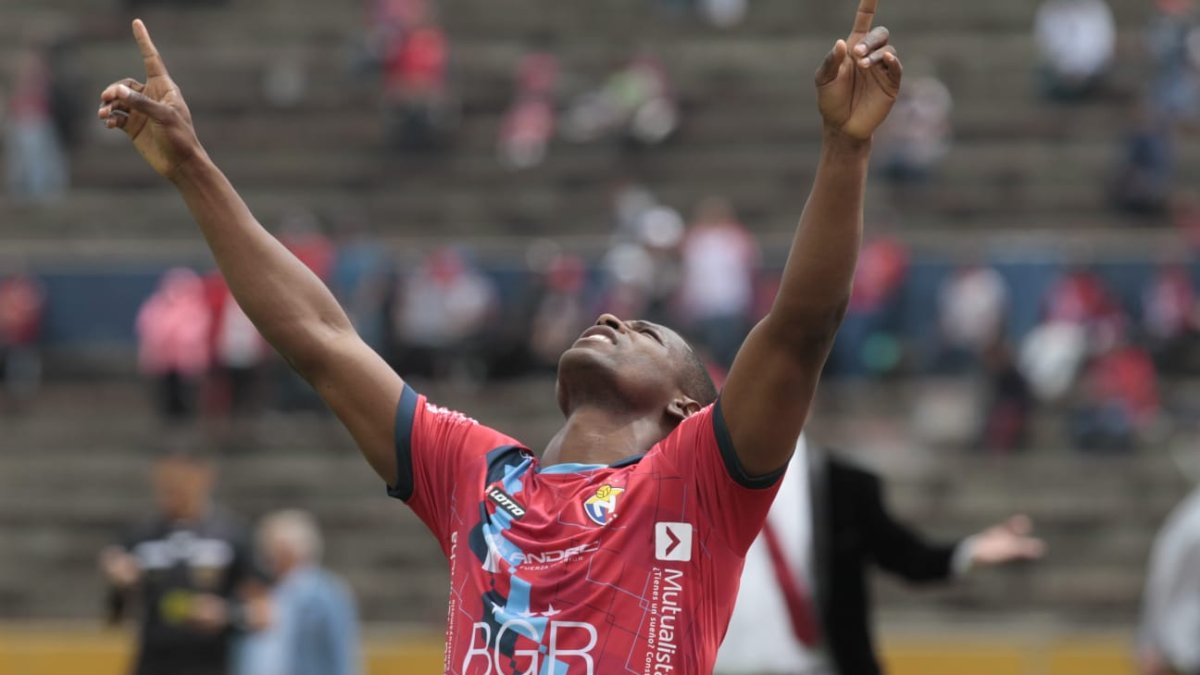 Gustavo Asprilla marcó el primer tanto de El Nacional sobre Mushuc Runa.