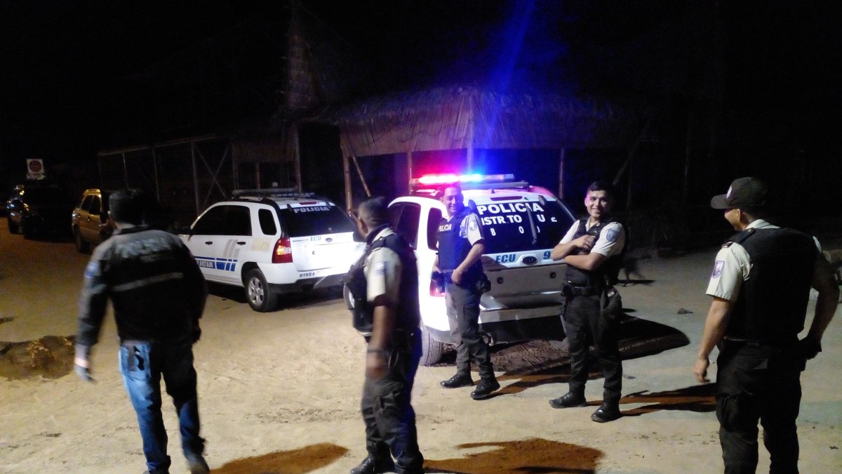 El cuerpo de a víctima fue hallado en un camino de segundo orden con puñaladas y un disparo.