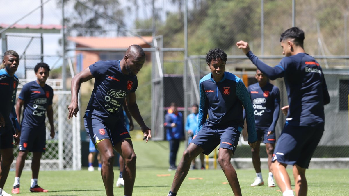 La Tricolor inicia los entrenamientos de cara al juego ante Bolivia.La tarde del domingo 8 de octubre empezaron a llegar los convocados a la Casa de la Selección.