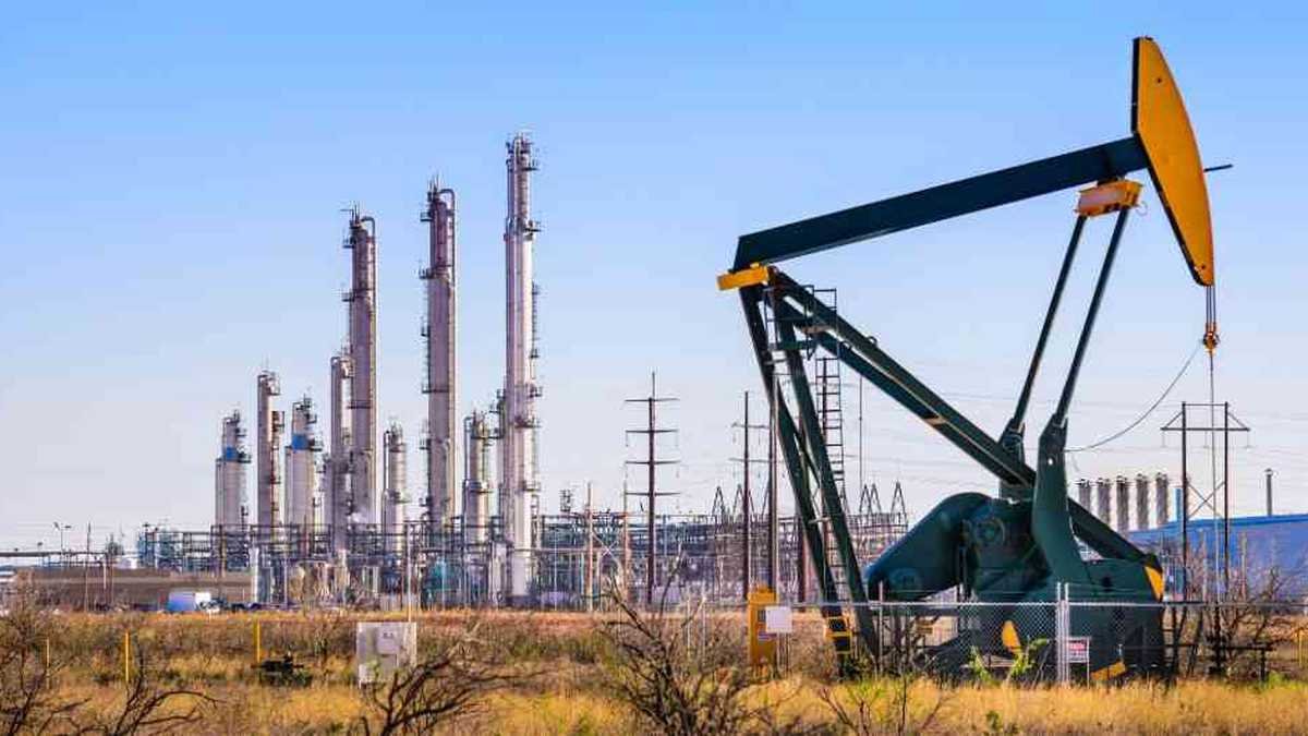 Al día hay una demanda mundial de 103 millones de barriles.