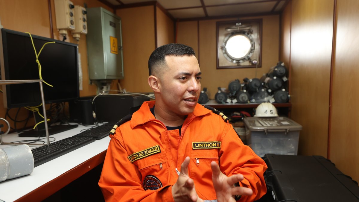 Director de Oceanografía y Meteorología Marina del Inocar. Jefe de expedición del XXVI Crucero Regional a bordo del buque Orión