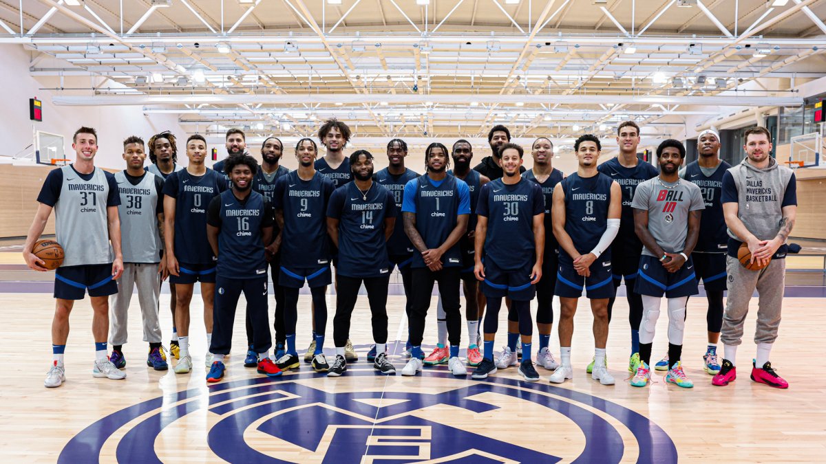 El equipo estadounidense fue recibido con una foto de bienvenida en Madrid.