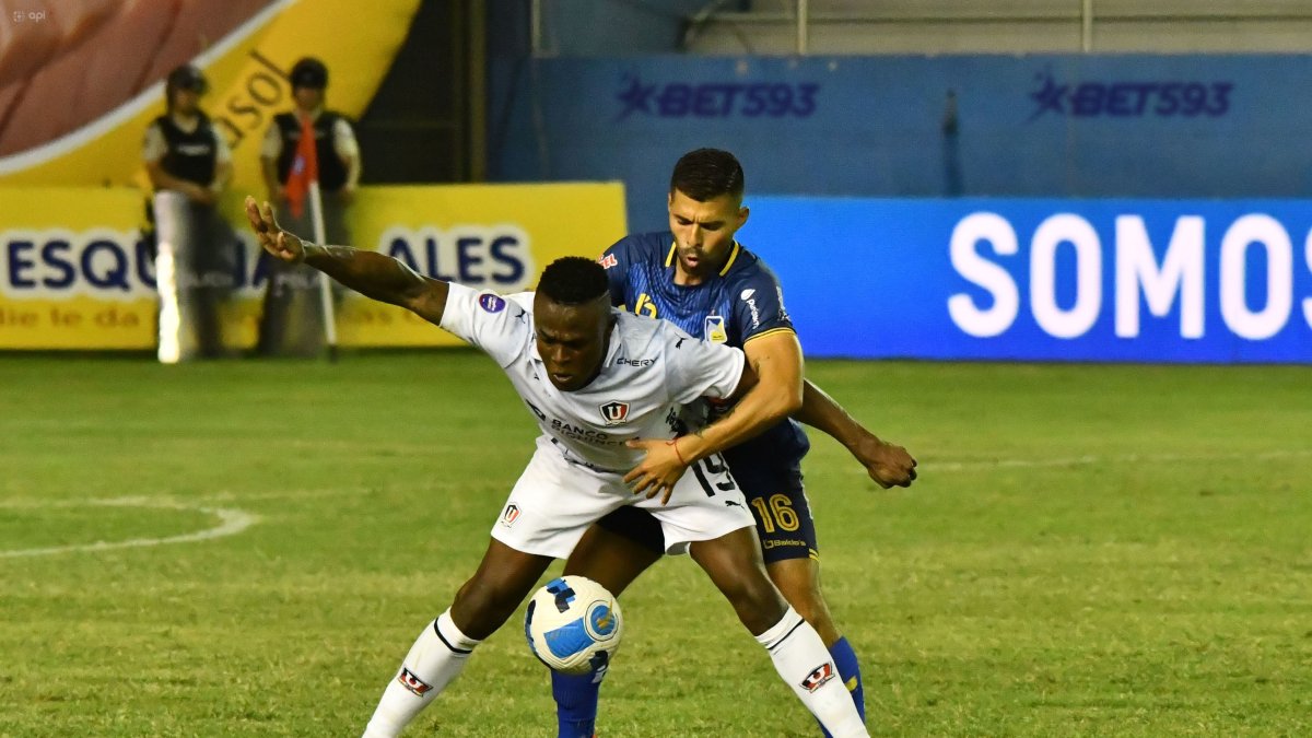 El delantero José Angulo comandó el ataque de Liga de Quito en la visita a Delfín.