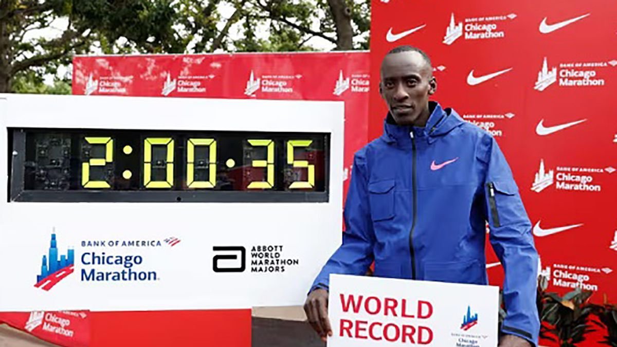 Completó la maratón en solo 2 horas y 5 milésimas.