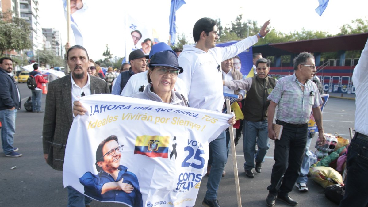 Exhorto. Familiares y simpatizantes del político exigen justicia y que se dé con los responsables del crimen.