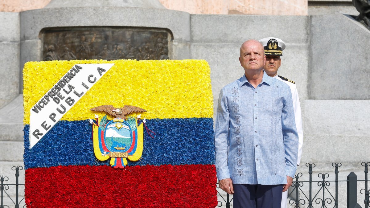La ceremonia que se cumplió en el parque Centenario no duró más de 15 minutos.