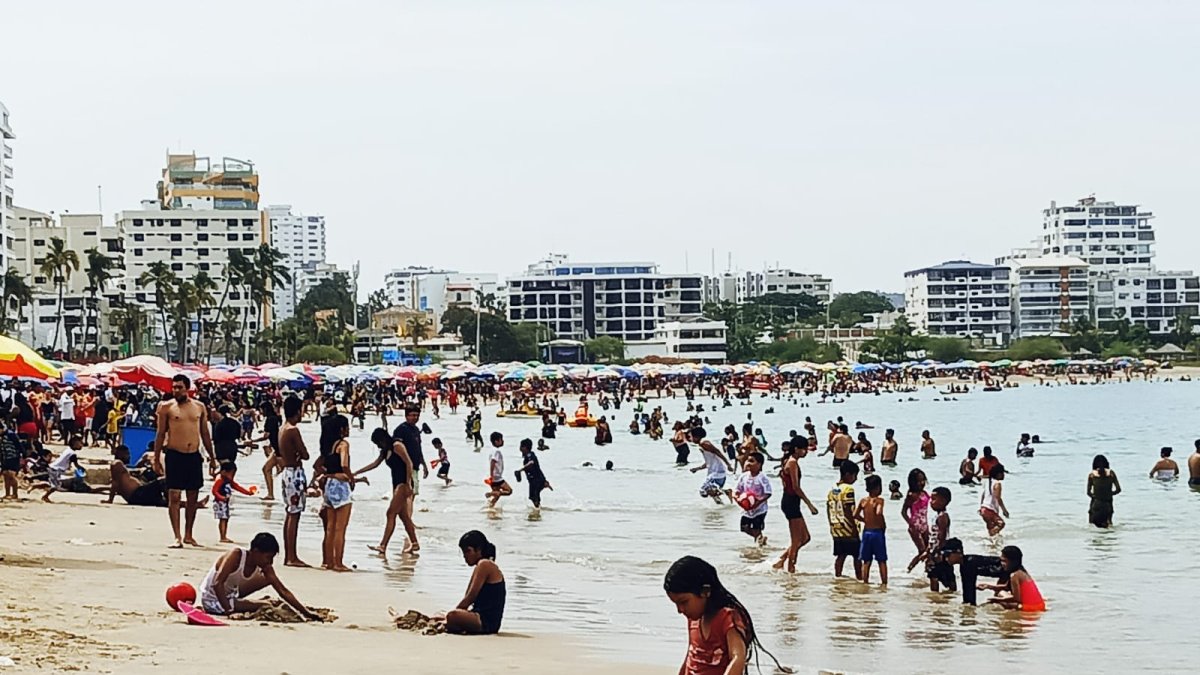 Salinas. Durante el último domingo, se registró la mayor cantidad de turistas en el popular balneario.