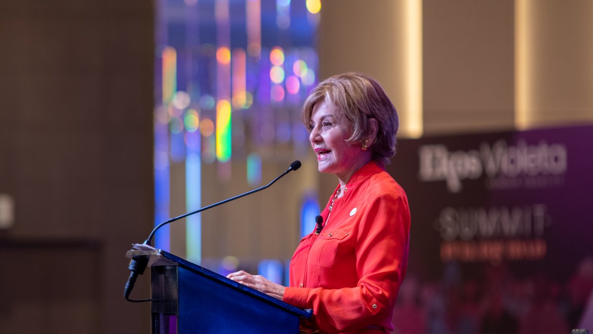 Isabel Noboa estuvo en el Violeta Summit, un evento que promueve una cultura empresarial inclusiva.