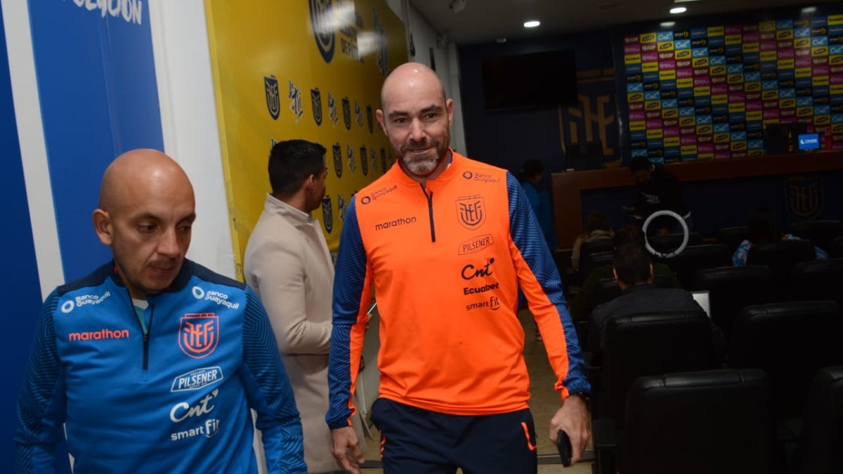 Félix Sánchez Bass dio una rueda de prensa previo a la última práctica antes de viajar a La Paz dónde enfrentará a su similar de Bolivia