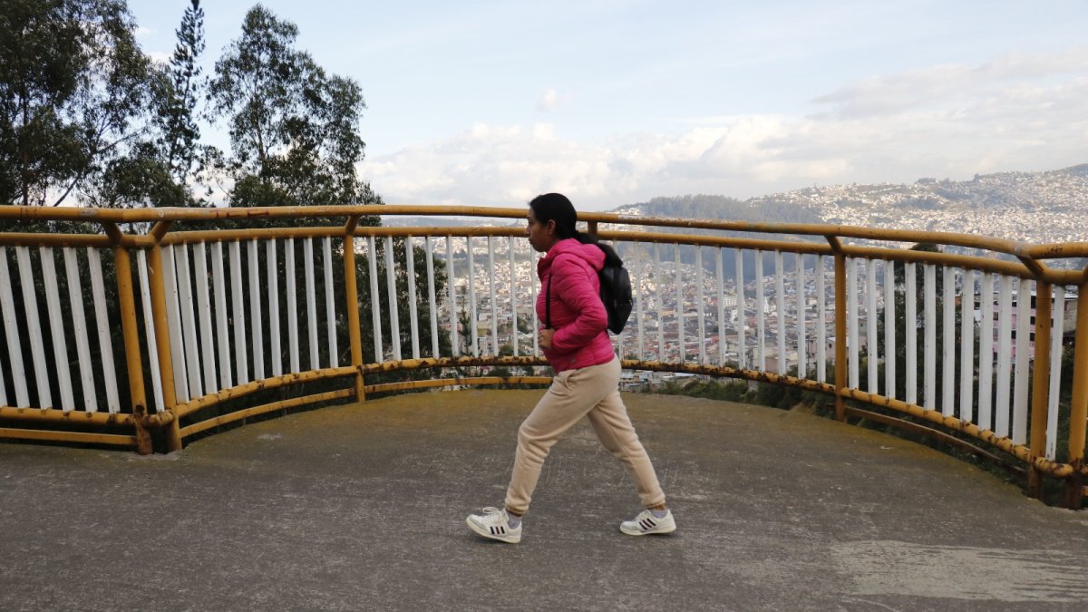 Conexión. Este es el puente que une al barrio con otras localidades del sector a quienes van a pie.