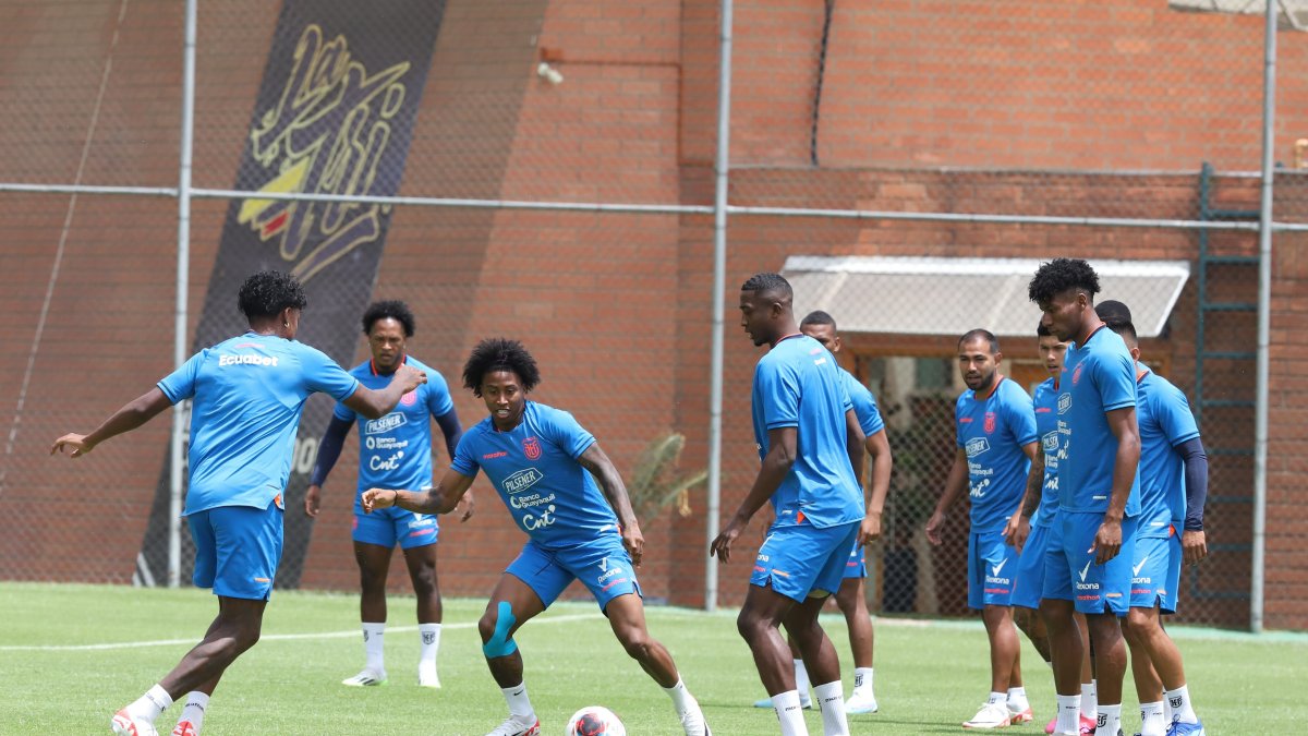 La selección ecuatoriana jugará su tercer partido de eliminatorias frente a Bolivia, en La Paz.