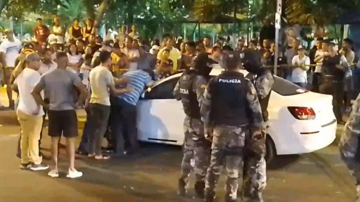 El humorista fue disparado mientras conducía