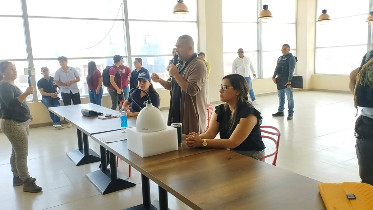 Promesa. Balladares detalló que se colocarán cámaras de seguridad.