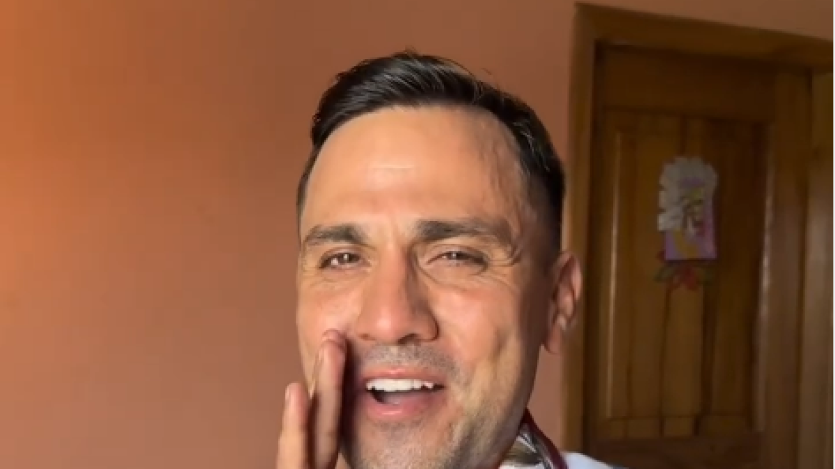 Jonathan Sánchez en uno de sus personajes célebres, Una amiga más