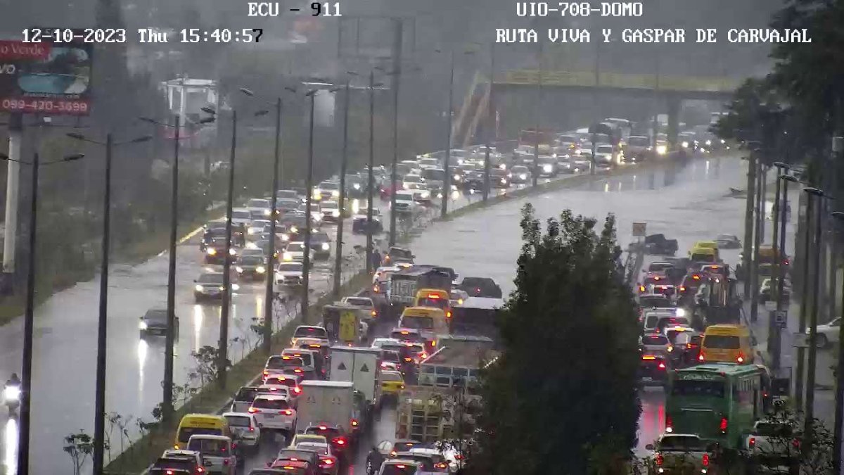 La lluvia ha provocado una gran congestión.