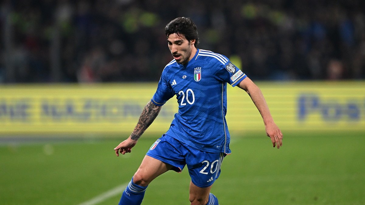 Sandro Tonalli, volante de la selección italiana.