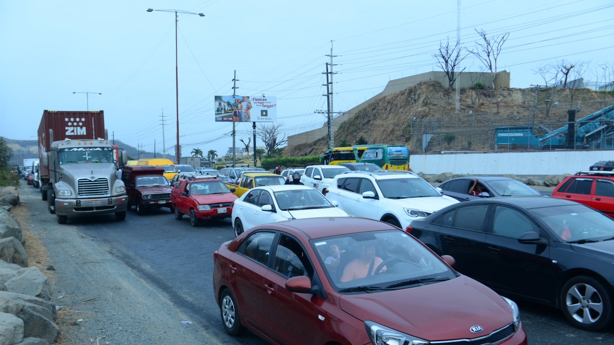 La ciudadanía insta a la entidad de tránsito a dar apoyo al congestionamiento.