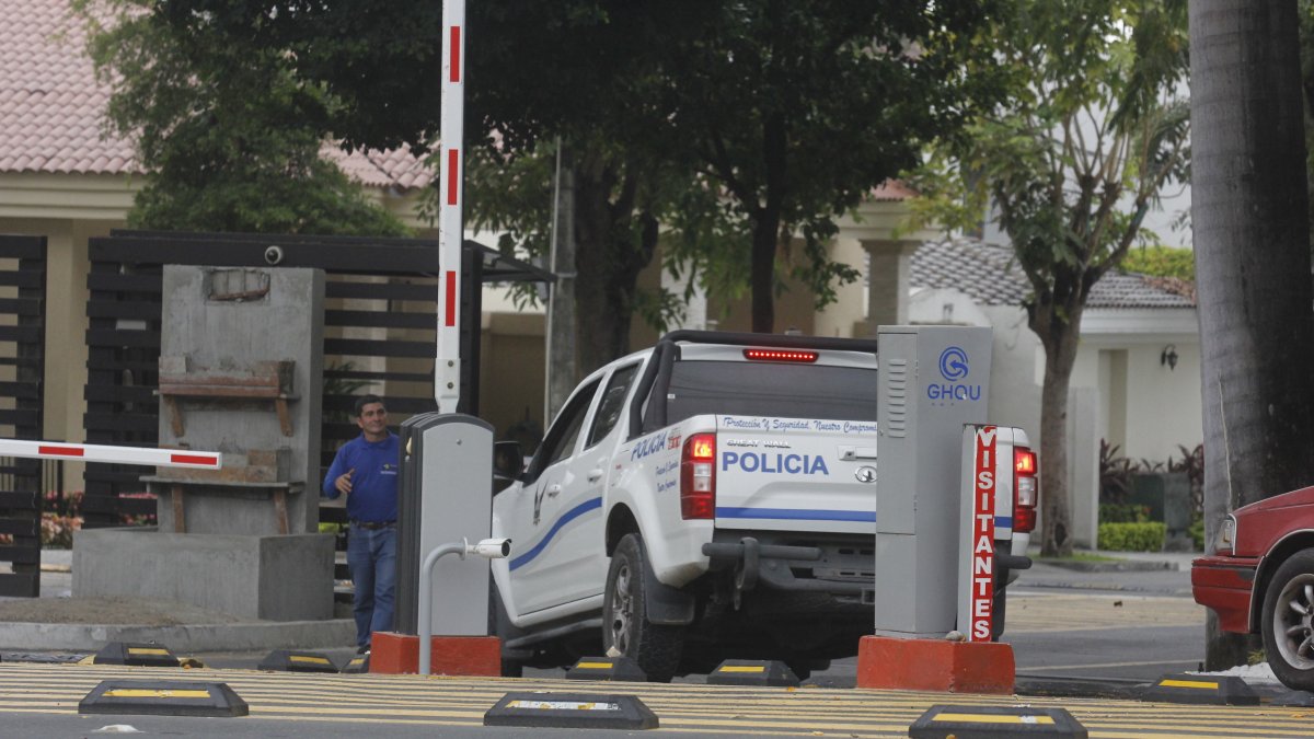 Hecho. Los moradores de la urbanización alertaron al ECU 911 de un hecho violento en una de las viviendas del lugar, era donde vivía Samir Maestre Mena.