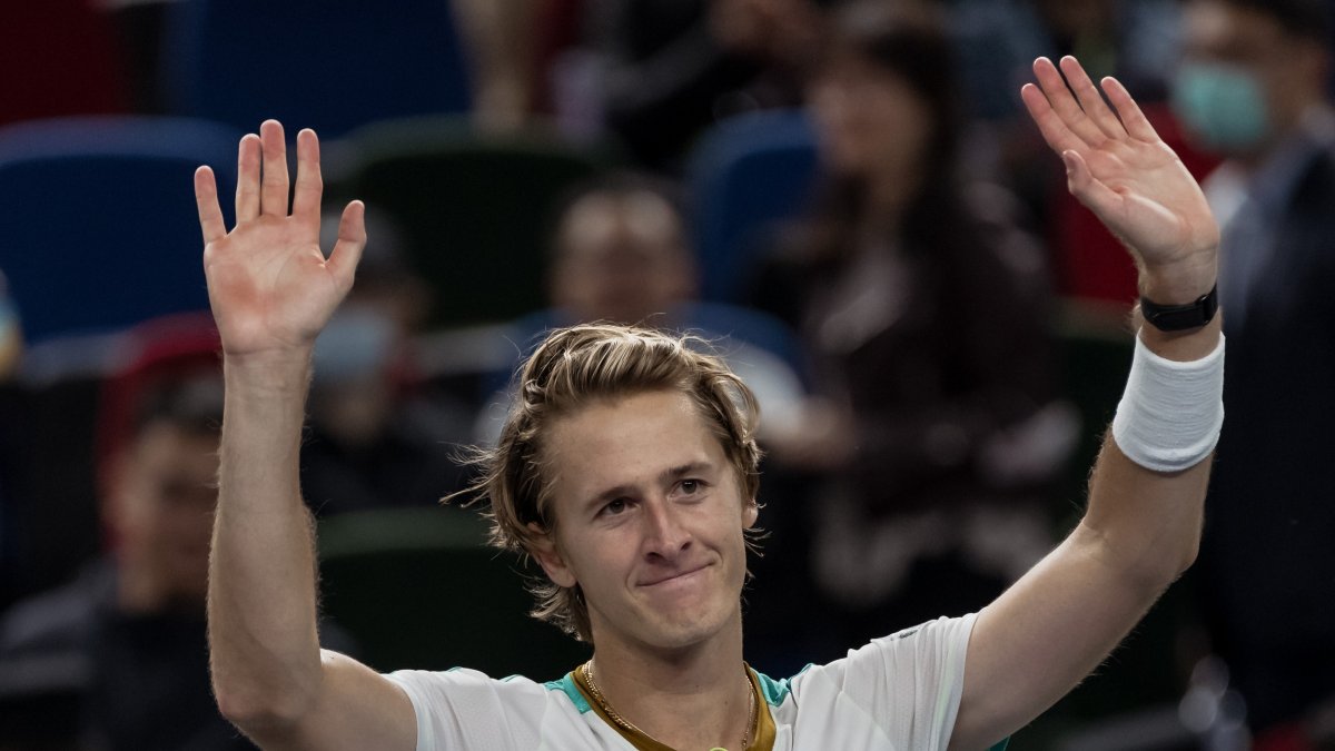 Sebastian Korda venció 6-7 (10), 6-2 y 7-6 (6) a Ben Shelton en el duelo inédito de estadounidenses.