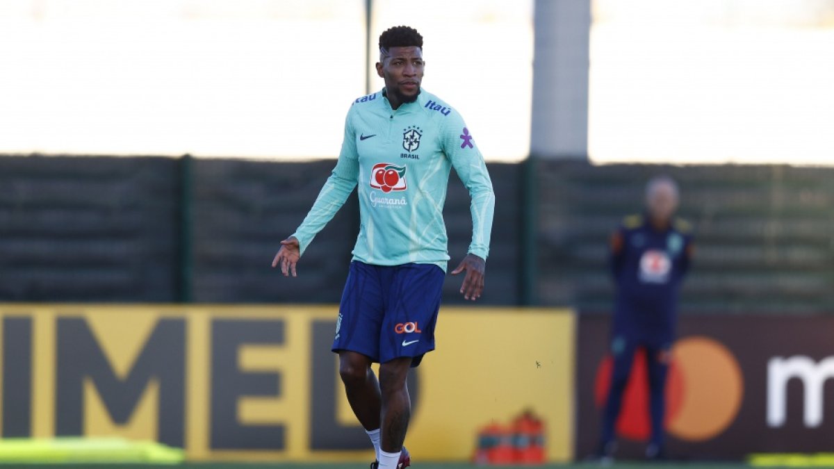 Emerson será pieza de cambio del seleccionador Fernando Diniz, en el lateral derecho.