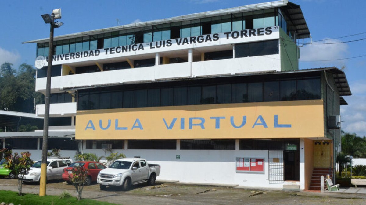 Vista parcial del campus de la Universidad Técnica 'Luis Vargas Torres' de Esmeraldas,  que está ubicada en la ciudad y provincia homónimas.