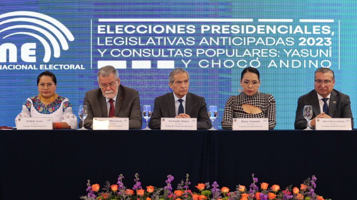 Las consejeras Acero y Nájera se abstuvieron de votar por la decisión de suspender los comicios.