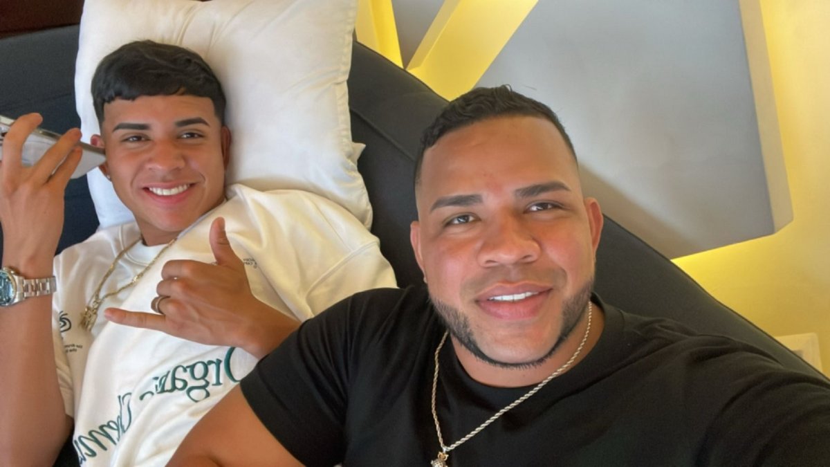 Relación. A Ray Páez (d) y su hijo Kendry, toda la vida los ha unido el fútbol, pero no soñaron que a los 16 él ya iba a estar en la selección ecuatoriana de mayores.