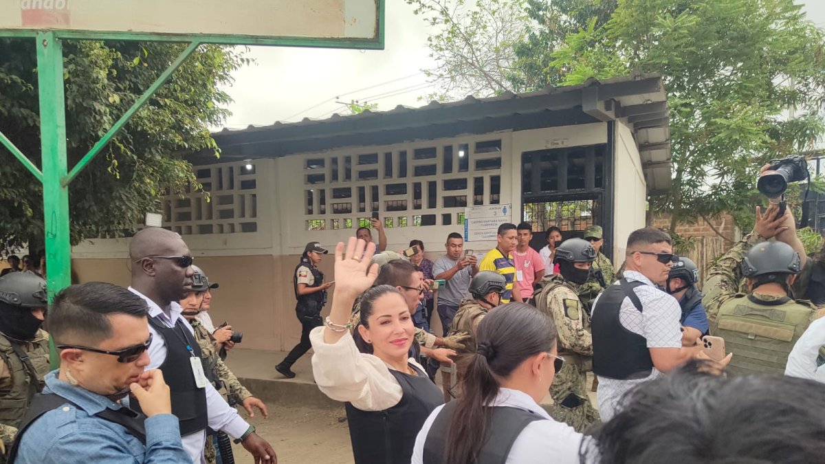 Luisa González ejerció su derecho al voto