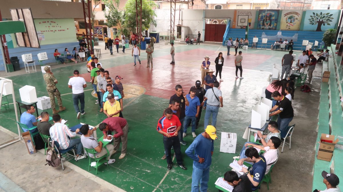 Adultos mayores y personas con discapacidad se hicieron presentes.