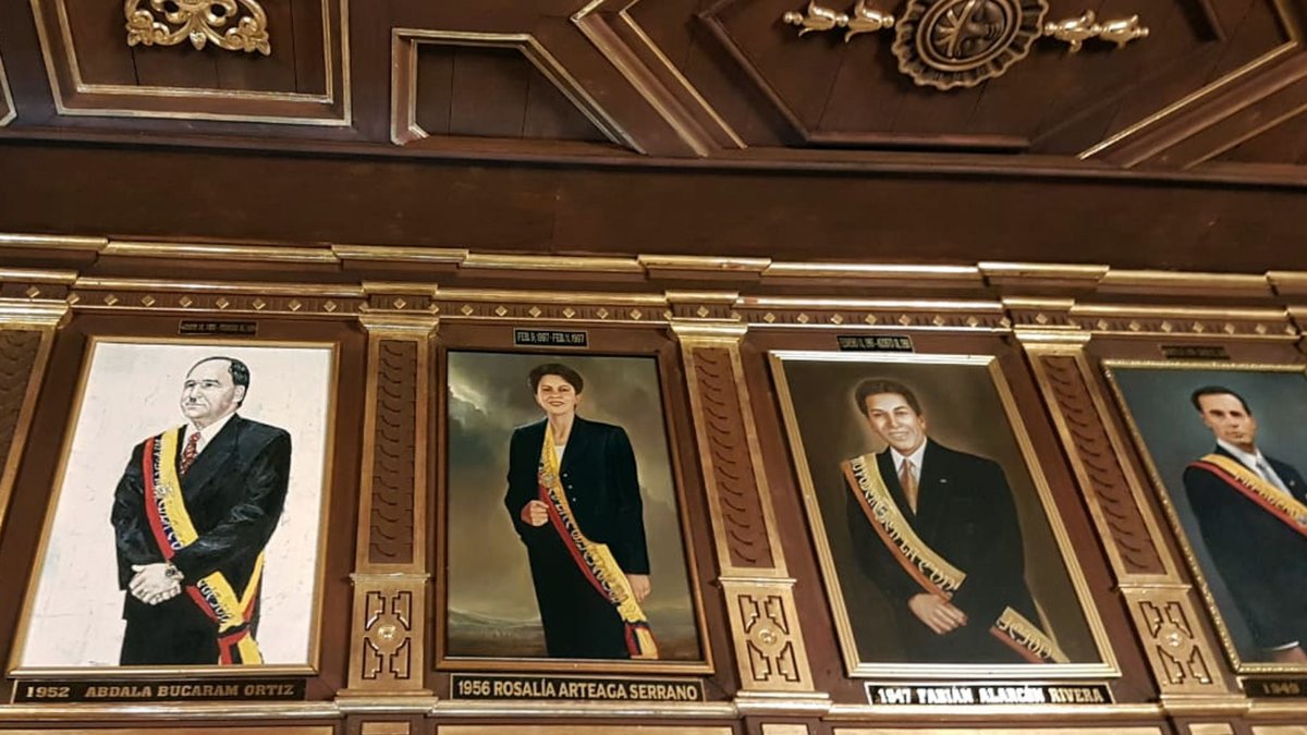 Cuadros de presidentes en el salón Amarillo, en el Palacio de Carondelet.