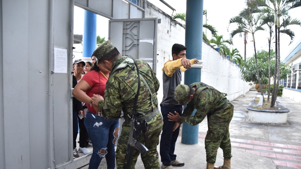 Control. Una de las áreas de votación de una unidad educativa.