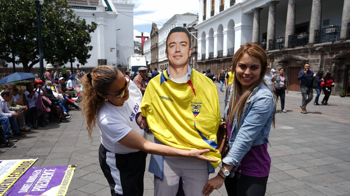 Los coidearios han llegado, sobre todo de Quito, pero también hay delegaciones de Imbabura y Tungurahua.