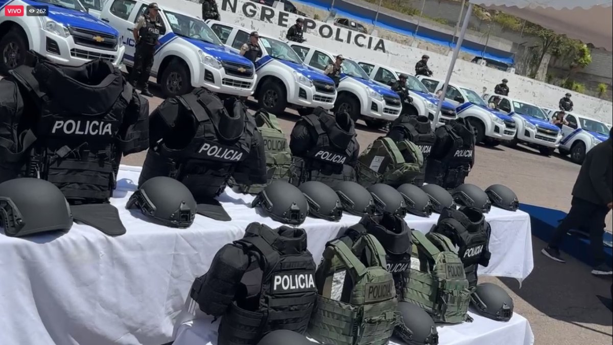 En la ceremonia se entregaron 1.000 chalecos balísticos para las unidades tácticas.