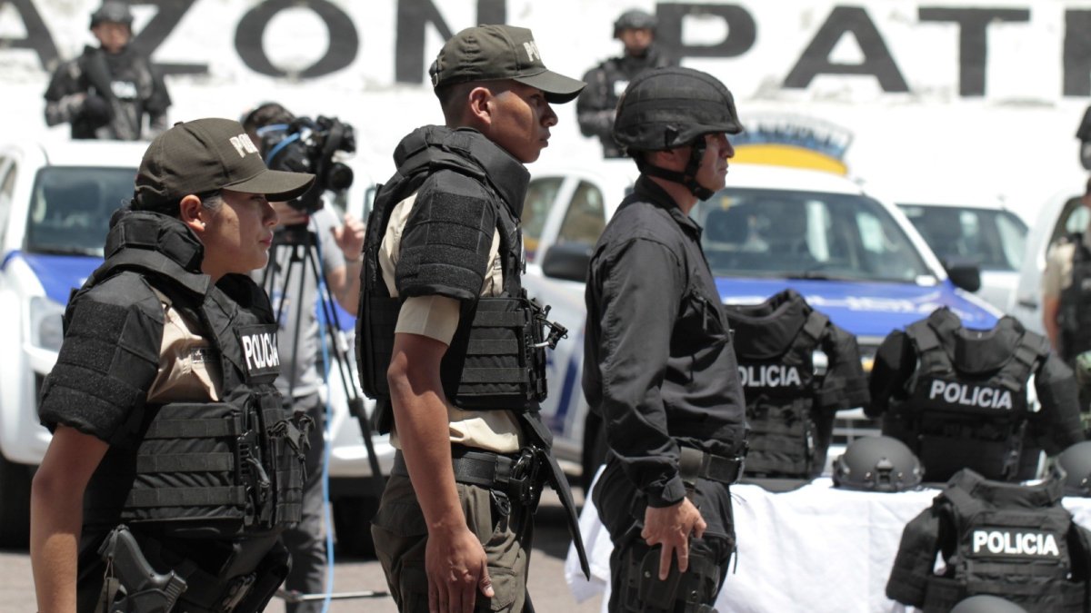 Equipamiento. Patrulleros y chalecos balísticos fueron entregados en el Grupo de Intervención y Rescate (GIR).