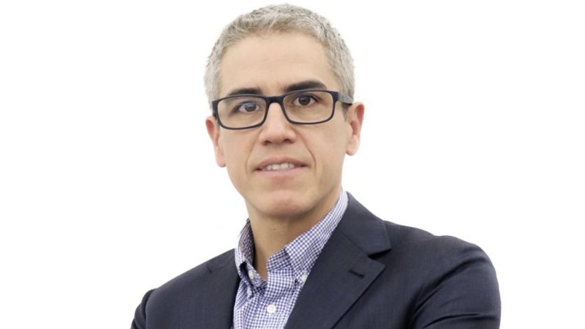 Santiago Mosqueta, decano de la Escuela de Negocios de la UDLA.