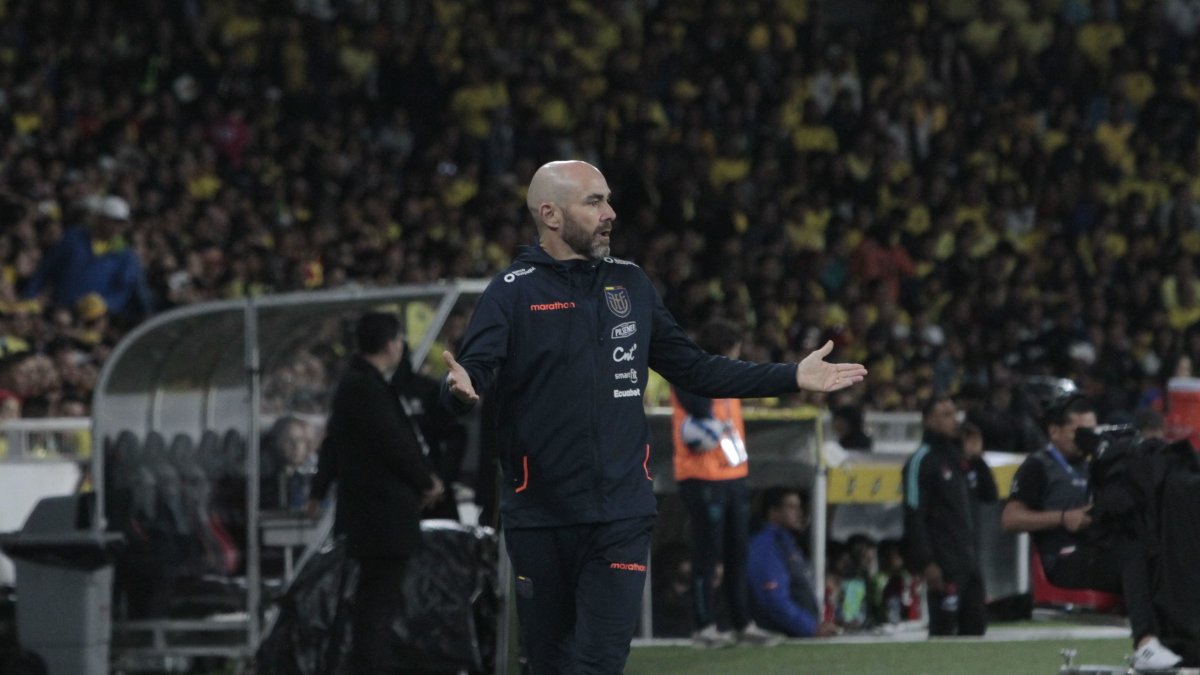 El entrenador Félix Sánchez Bas señaló que al final la Tri se precipitó en los ataques para buscar la victoria ante Colombia.