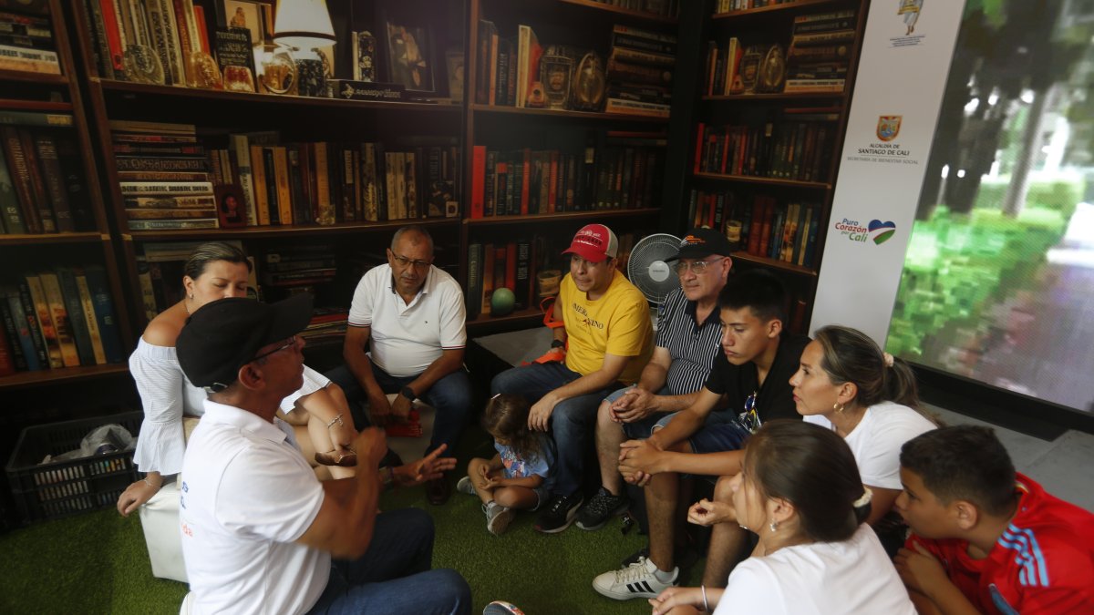 Exposición. Varios habitantes de Cali conversan sobre los motivos que les llevó a vivir una compleja realidad