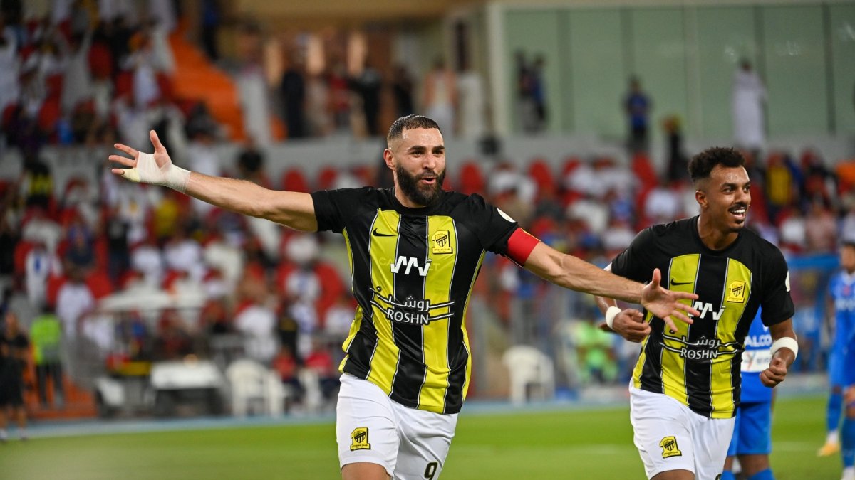 El delantero francés Karim  Benzema milita actualmente en el Al Ittihad de Arabia Saudita.