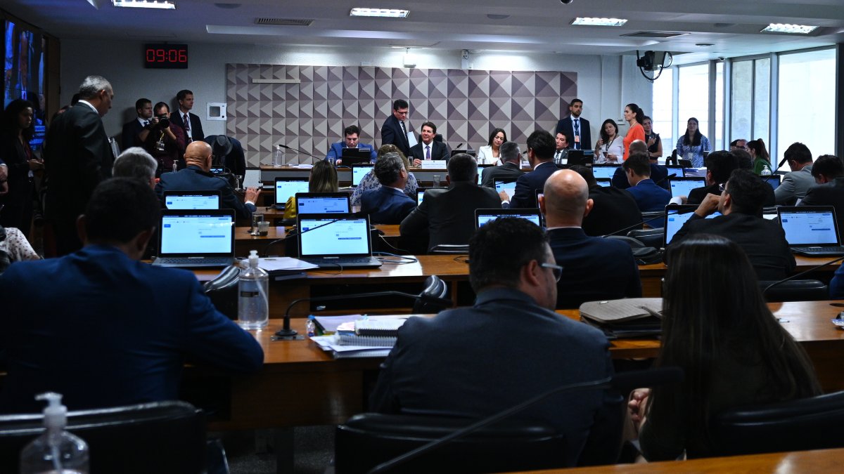 Comisión Parlamentaria Mixta de Investigación (CPMI), durante la sesión para la votación del informe final de la comisión que investiga los actos antidemocráticos del pasado 8 de enero de 2023.