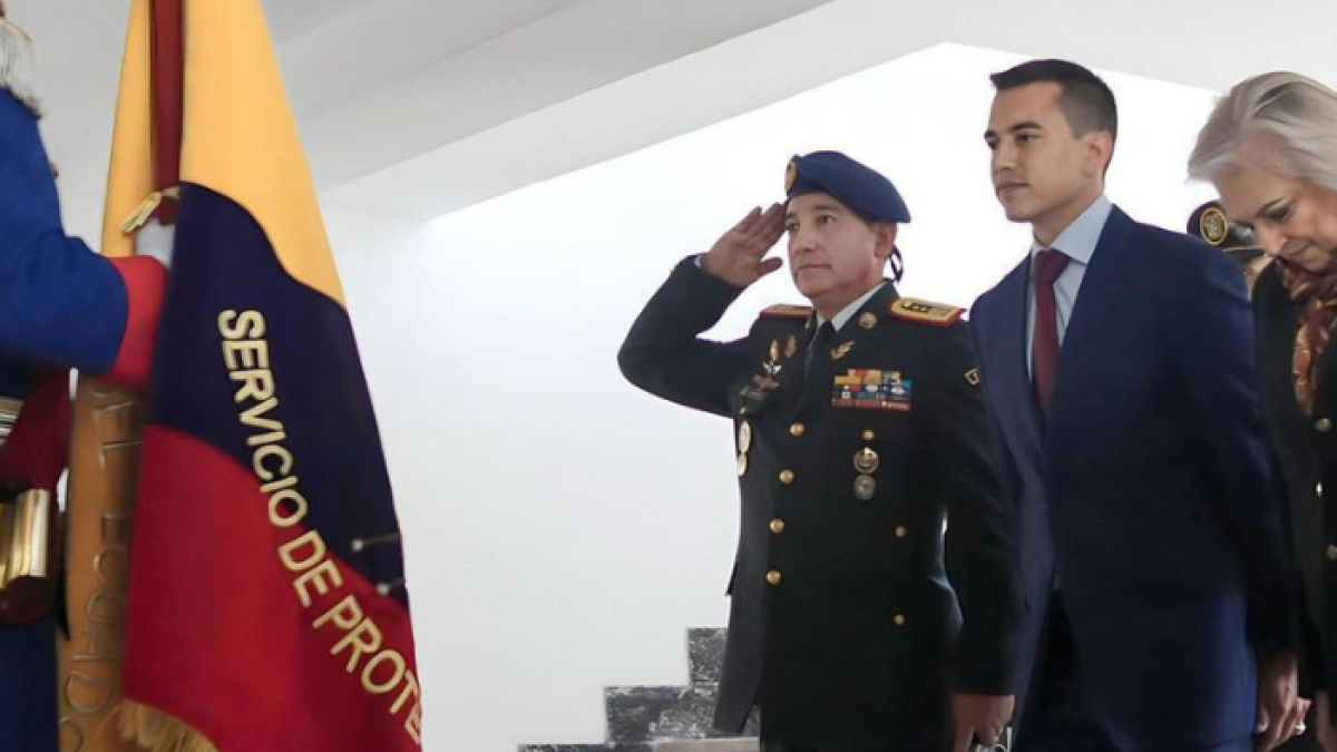 El presidente electo, Daniel Noboa, durante su visita a Carondelet.