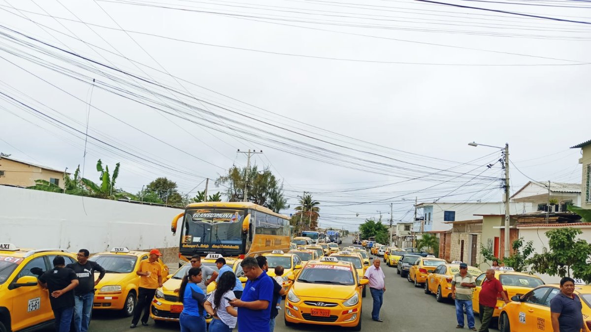 Gremios. Este 19 de octubre suspendieron sus labores por alrededor de tres horas.