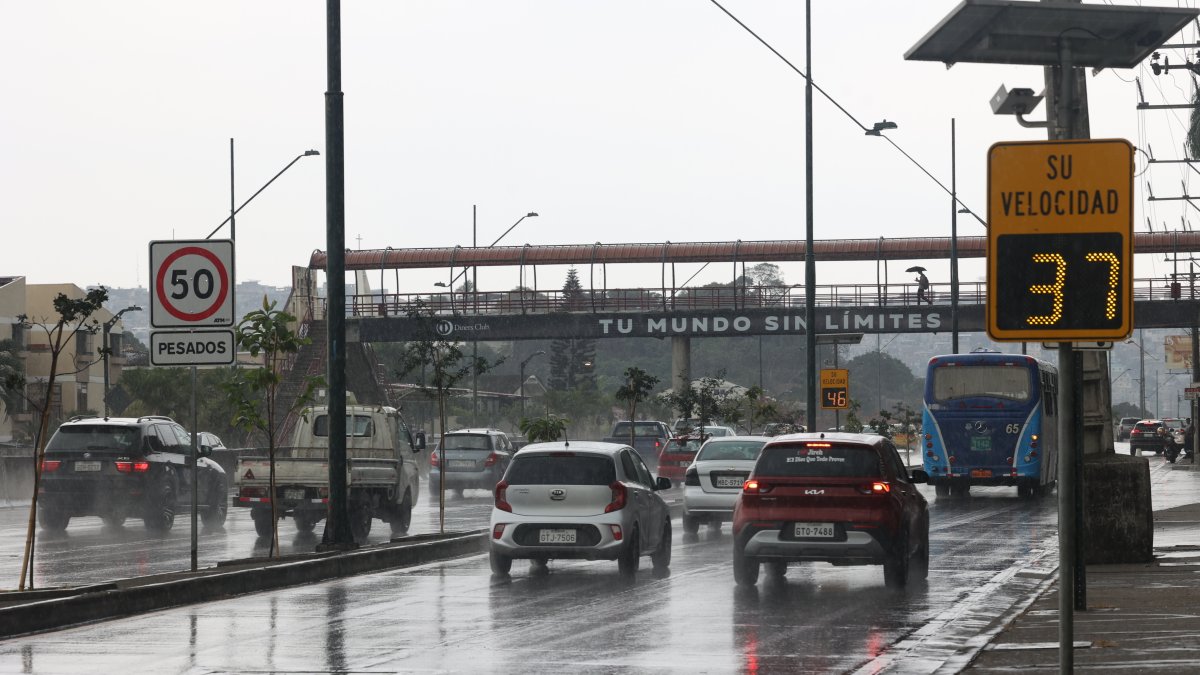 Vías. Los radares continúan funcionando y los conductores denuncían que las multas todavía llegan.