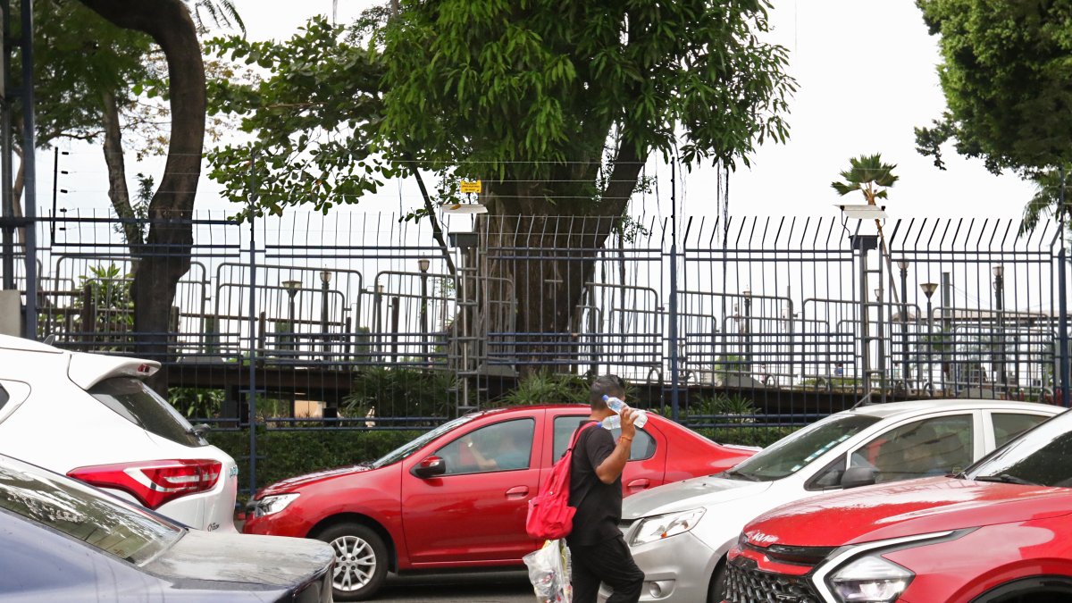 CERCA ELECTRICA EN MALECÓN 2000_ÁLEX LIMA