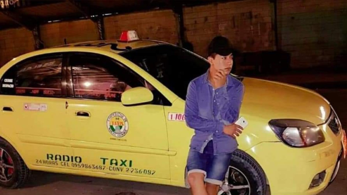 Víctima. El carro fue hallado en la vía a Guayllabamba el domingo.