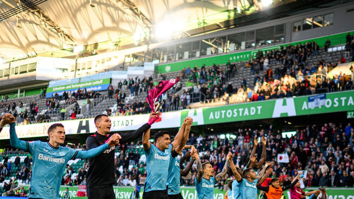 El equipo de Las Aspirinas festeja su triunfo a domicilio.