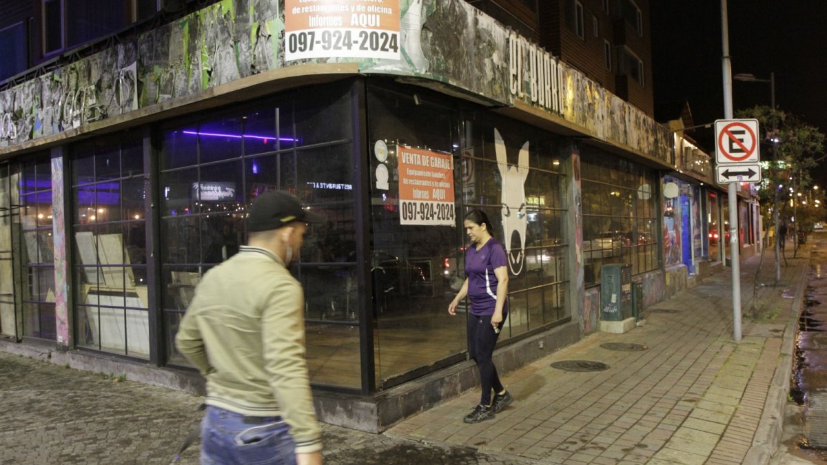 Varios sectores de La Mariscal lucen abandonados incluso en horas de la mañana y tarde. La inseguridad se ha apoderado del sector.